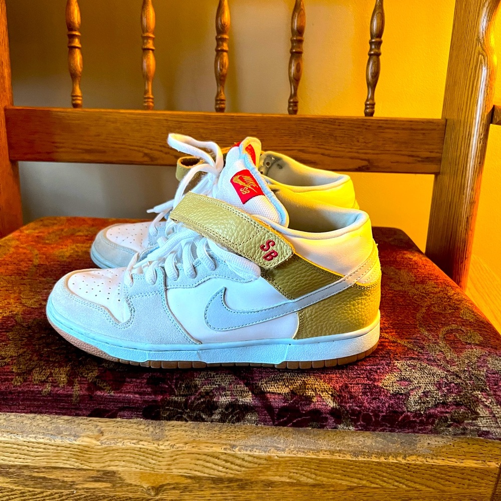 Nike SB mid top dunk